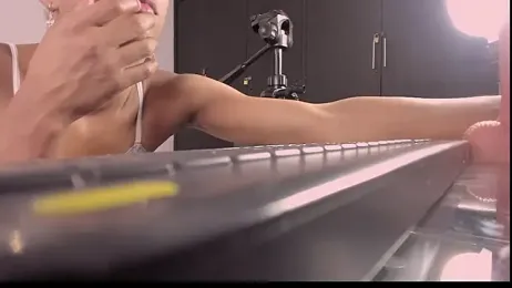 kileyyHot webcam model stream image