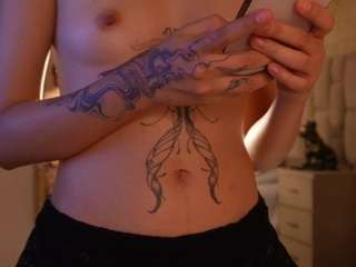 lolatorress webcam model stream image