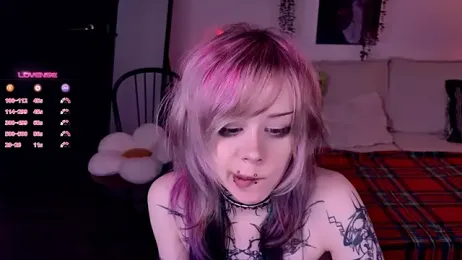 Lollyshy webcam model stream image