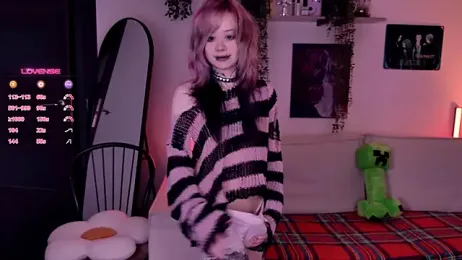 Lollyshy webcam model stream image