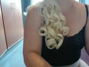 hot_wiffe webcam model stream image