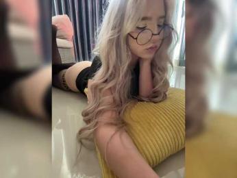 LittleDelora webcam model stream image