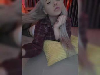 LittleDelora webcam model stream image