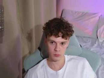 cute_thomas webcam model stream image