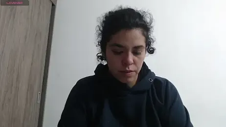 Anne_purple webcam model stream image