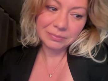 kiradivine webcam model stream image