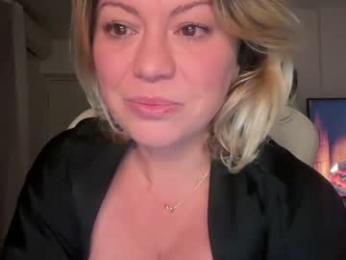 kiradivine webcam model stream image