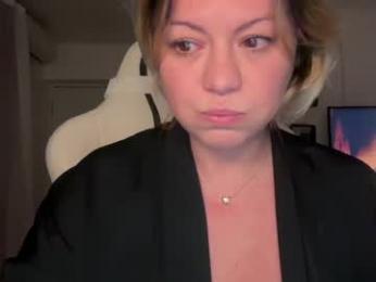 kiradivine webcam model stream image