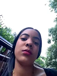 NAUGHTY_LITTLE_18 webcam model stream image