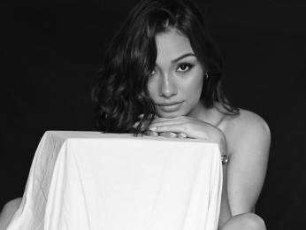 AmyZuri webcam livejasmin model stream image