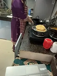 roasted_peanut webcam model stream image