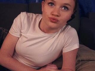 Linsey Storts webcam model stream image