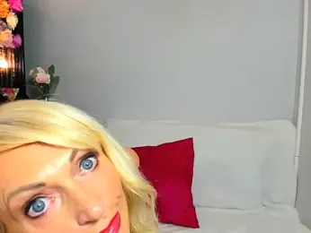 CrystalHotty webcam stripchat model stream image