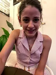 alana15 webcam model stream image