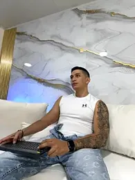 blackbullger_ webcam model stream image