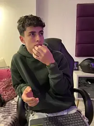 AdrianRinaldi webcam model stream image