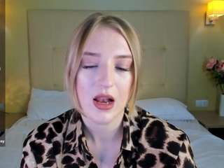 stacy-river webcam model stream image