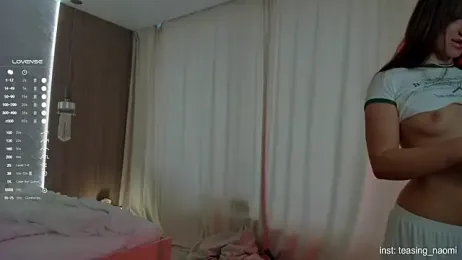 aesthetics__tease webcam model stream image