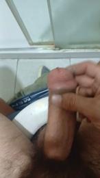 Poyon335 webcam model stream image