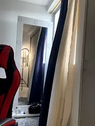 Leonarrrd_01 webcam model stream image