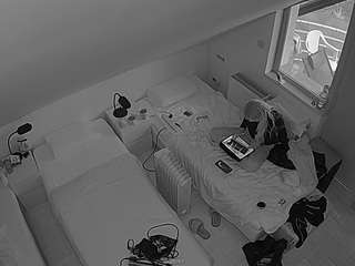 voyeurcam-julmodels-bed-7 webcam model stream image