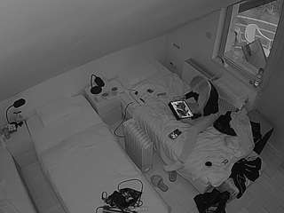 voyeurcam-julmodels-bed-7 webcam model stream image