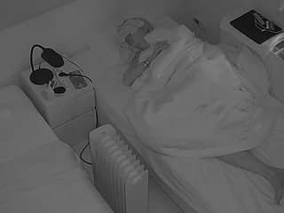 voyeurcam-julmodels-bed-7 webcam model stream image