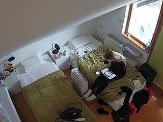 voyeurcam-julmodels-bed-7 webcam model stream image