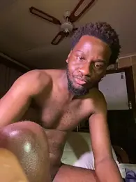 black_Man_dingo webcam model stream image