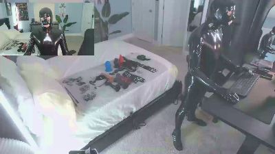 Tightlyrubberd webcam model stream image