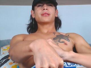 Charlie Tomsom webcam model stream image