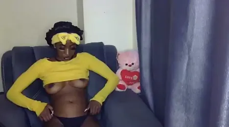 Queeen_model webcam model stream image