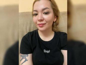 Lumarose webcam model stream image