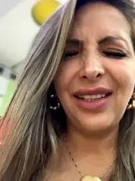 _Abril-Office1 webcam model stream image