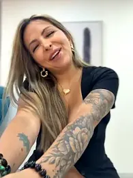 _Abril-Office1 webcam model stream image