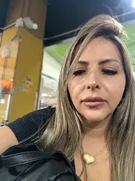 _Abril-Office1 webcam model stream image