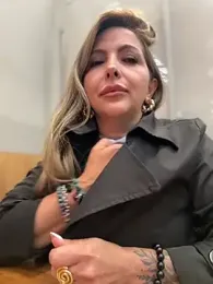 _Abril-Office1 webcam model stream image