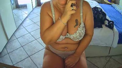 moniba webcam model stream image