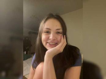 SilverSaya webcam bongacams model stream image