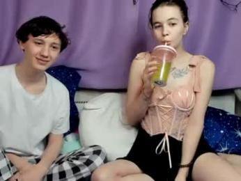 evarobin_ webcam model stream image