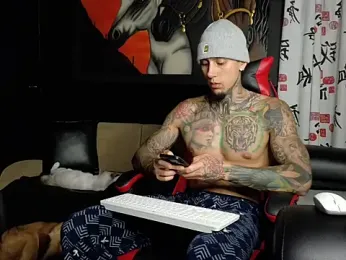 Molotov_Explosive webcam stripchat model stream image