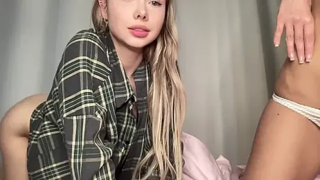 april_blush webcam model stream image