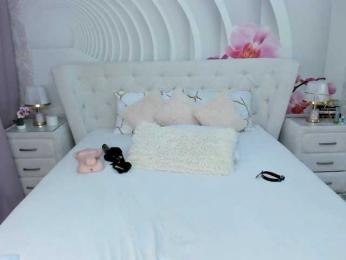 HottieSweetBritney webcam model stream image