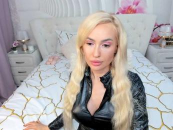 HottieSweetBritney webcam model stream image