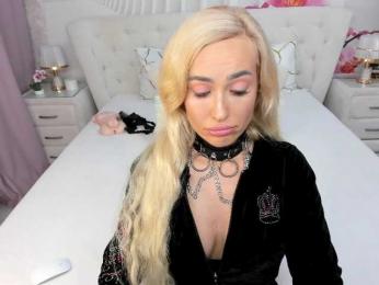 HottieSweetBritney webcam model stream image