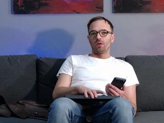 Eugine H webcam model stream image