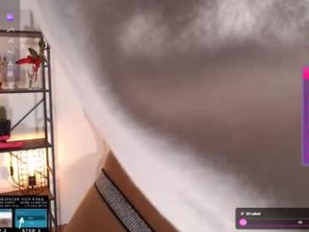 lucylia_ webcam model stream image