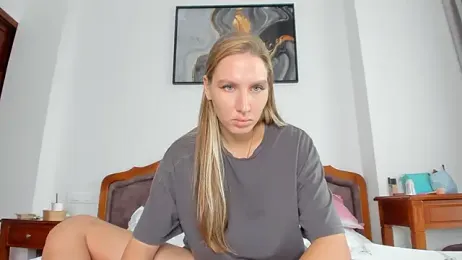 SofiClimbing webcam model stream image