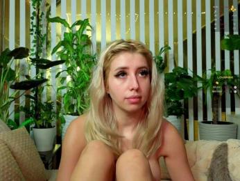 -Violettttta- webcam model stream image