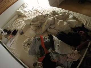voyeurcam-julmodels-greybed-1 webcam model stream image